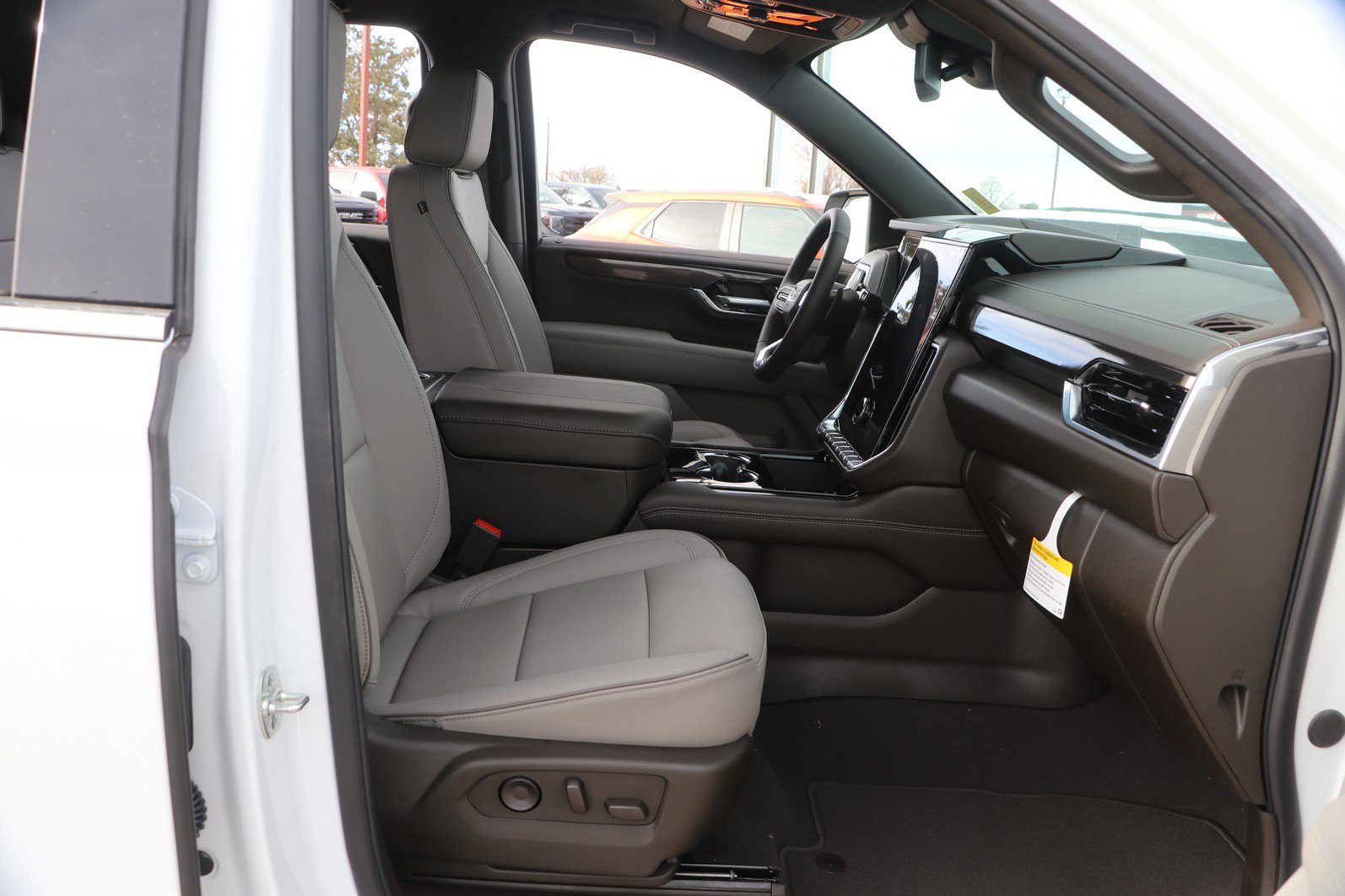 New 2026 GMC Yukon XL Elevation image 34