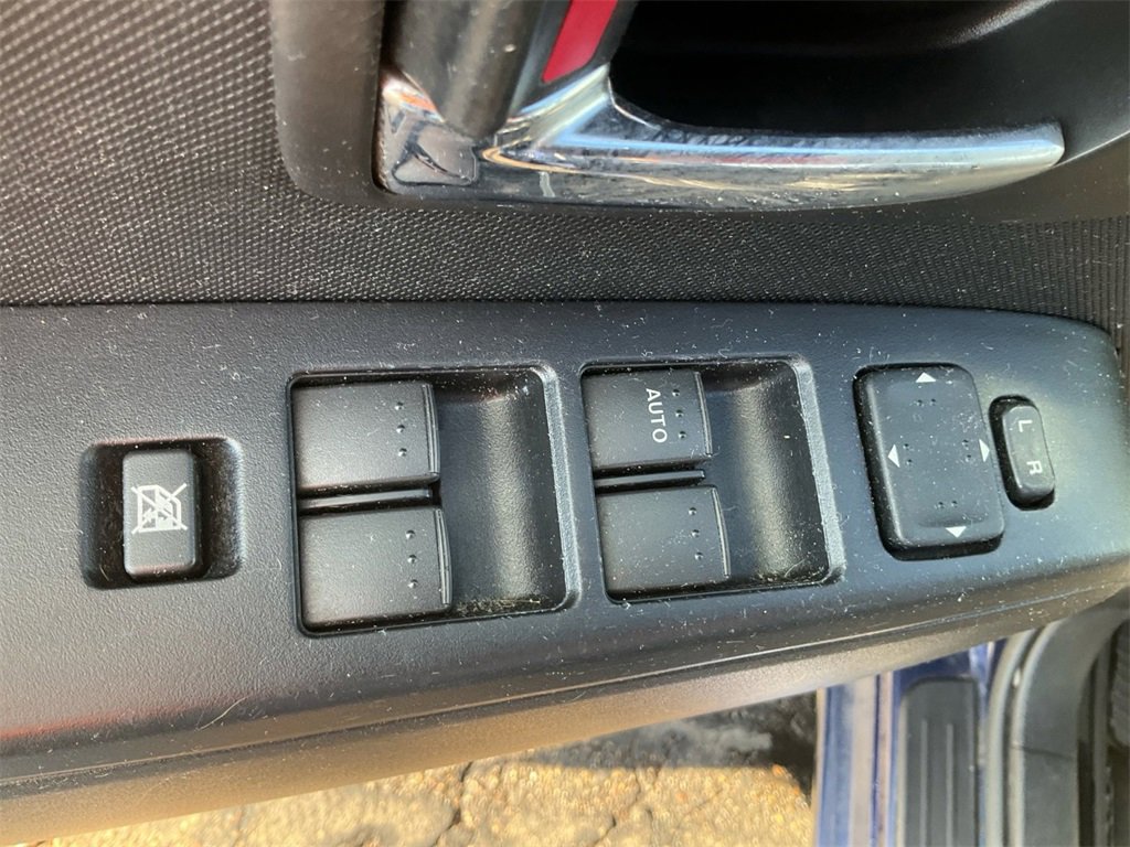 Used 2009 MAZDA MAZDA5 Sport image 28