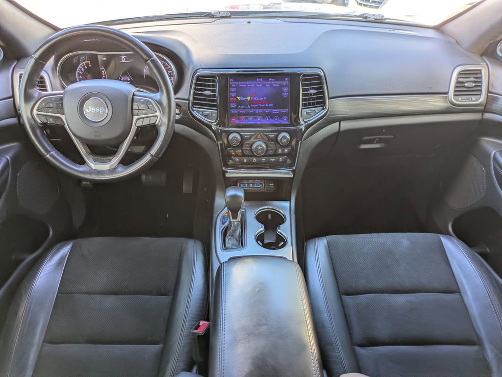 Used 2021 Jeep Grand Cherokee Laredo X image 12