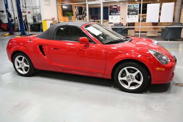 Used 2003 Toyota MR2 RWD image 4
