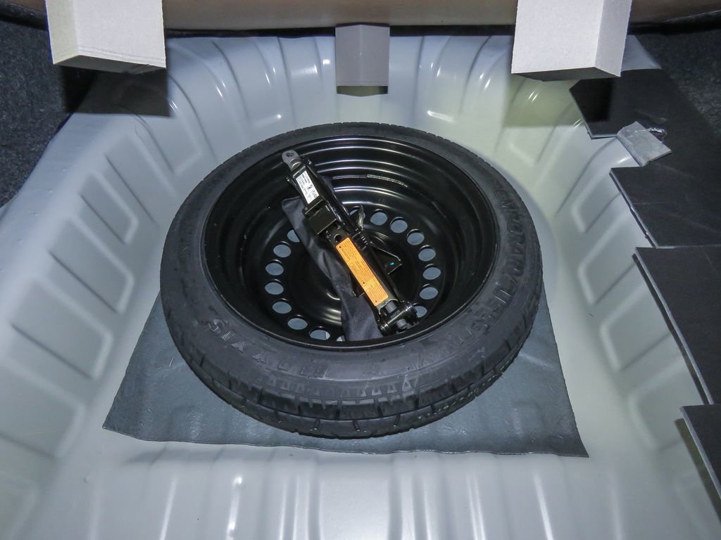 New 2025 Nissan Versa SR w/ Trunk Package image 29