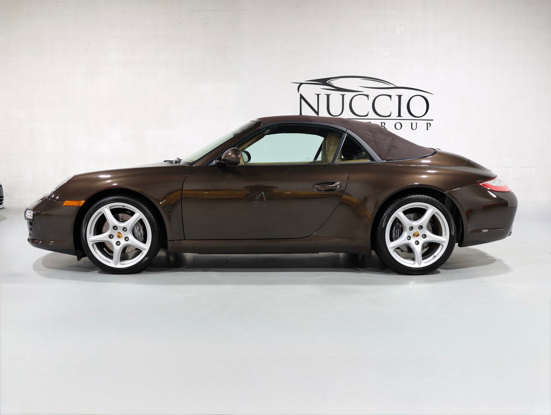 Used 2011 Porsche 911 Cabriolet image 4