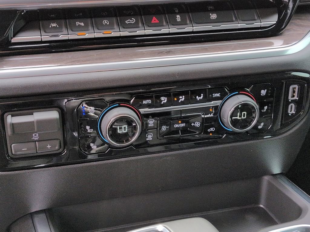 New 2026 Chevrolet Silverado 1500 LTZ w/ LTZ Premium Package AWD/4WD image 18