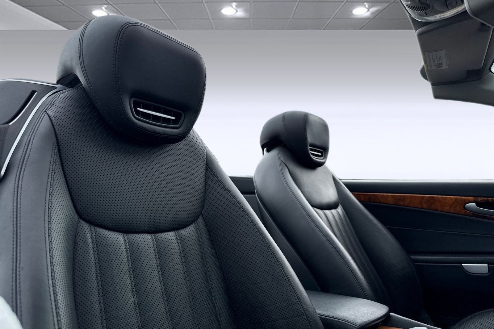 Used 2012 Mercedes-Benz SL 550 image 26