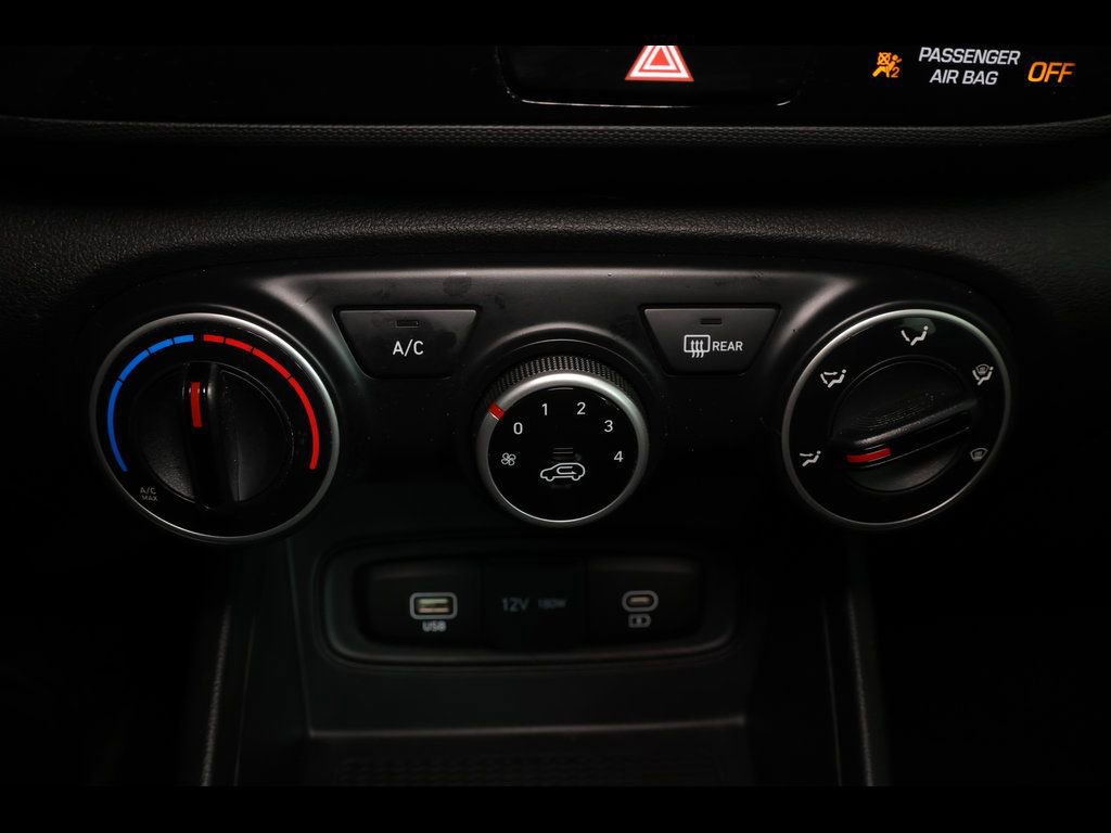 Used 2026 Hyundai Venue SE FWD image 25