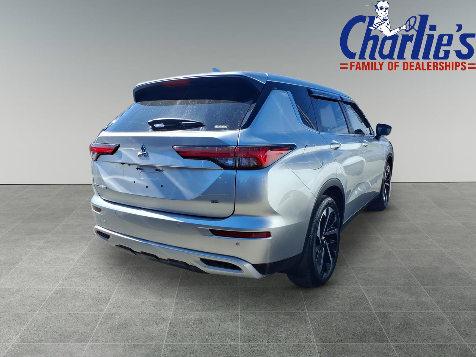Used 2024 Mitsubishi Outlander SE AWD/4WD image 4