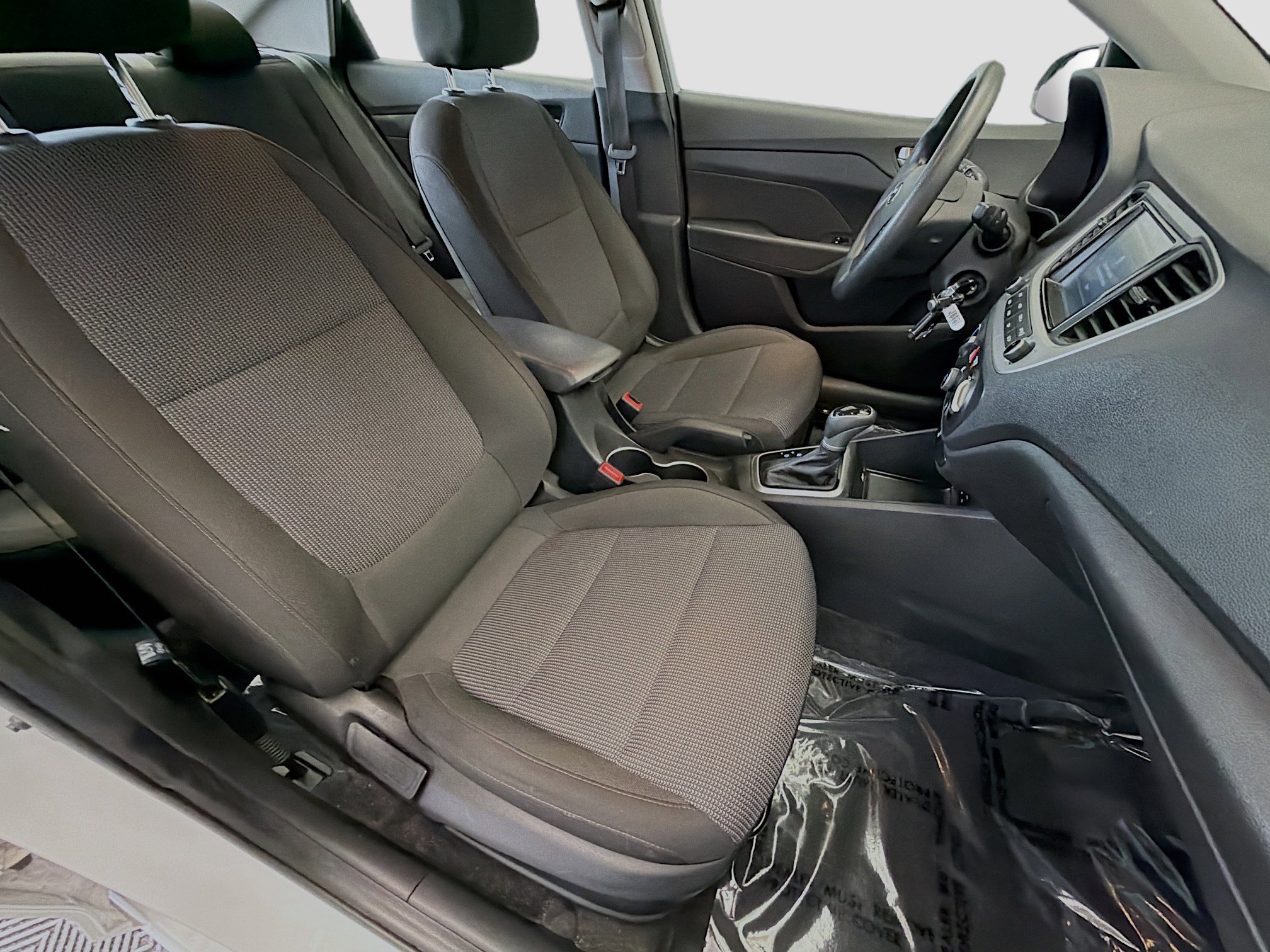 Used 2022 Hyundai Accent SEL FWD image 15