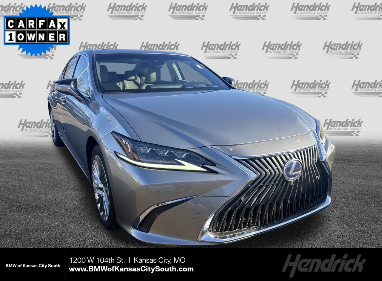 Used 2019 Lexus ES 300h w/ Luxury Package image 1