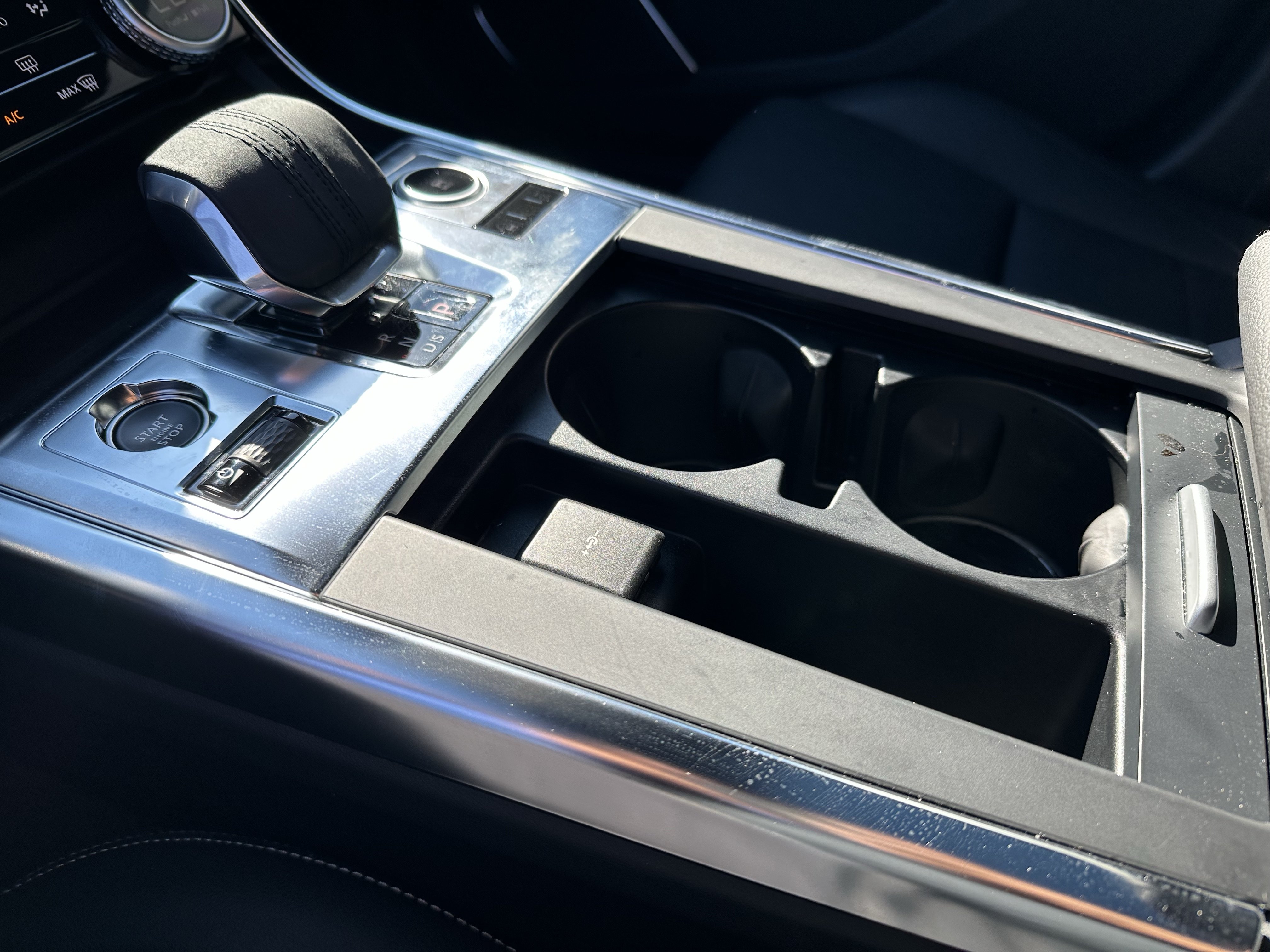 Certified 2024 Jaguar XF R-Dynamic SE AWD/4WD image 27