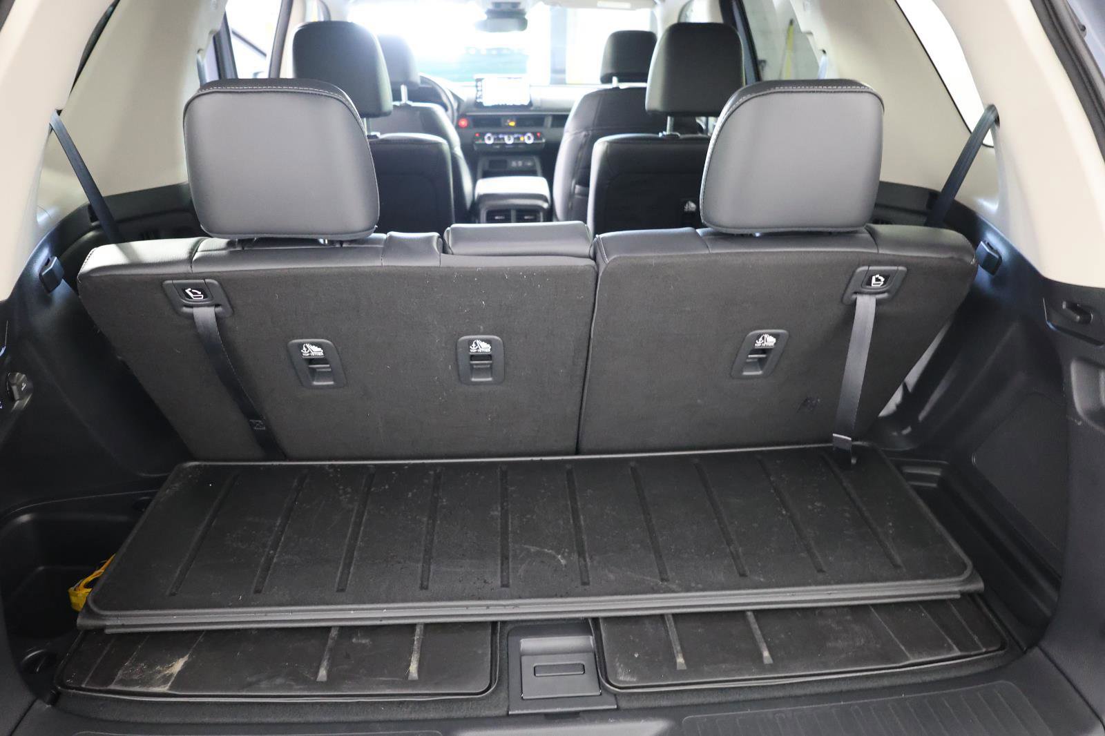 Used 2024 Honda Pilot Touring image 23