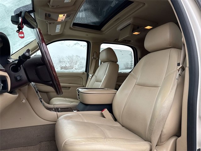 Used 2013 Cadillac Escalade Luxury image 7