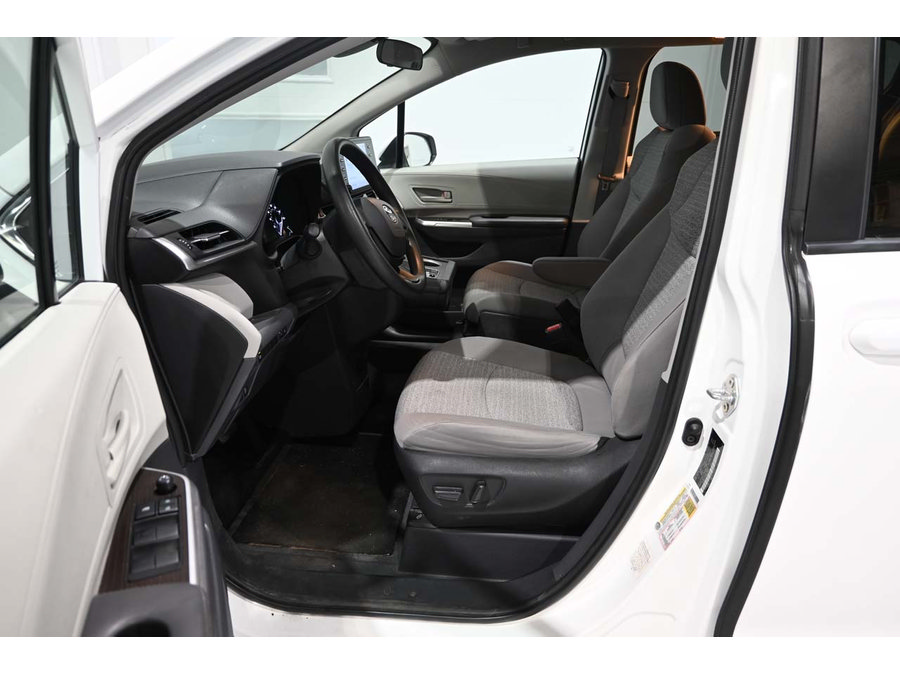 Used 2022 Toyota Sienna LE AWD/4WD image 13