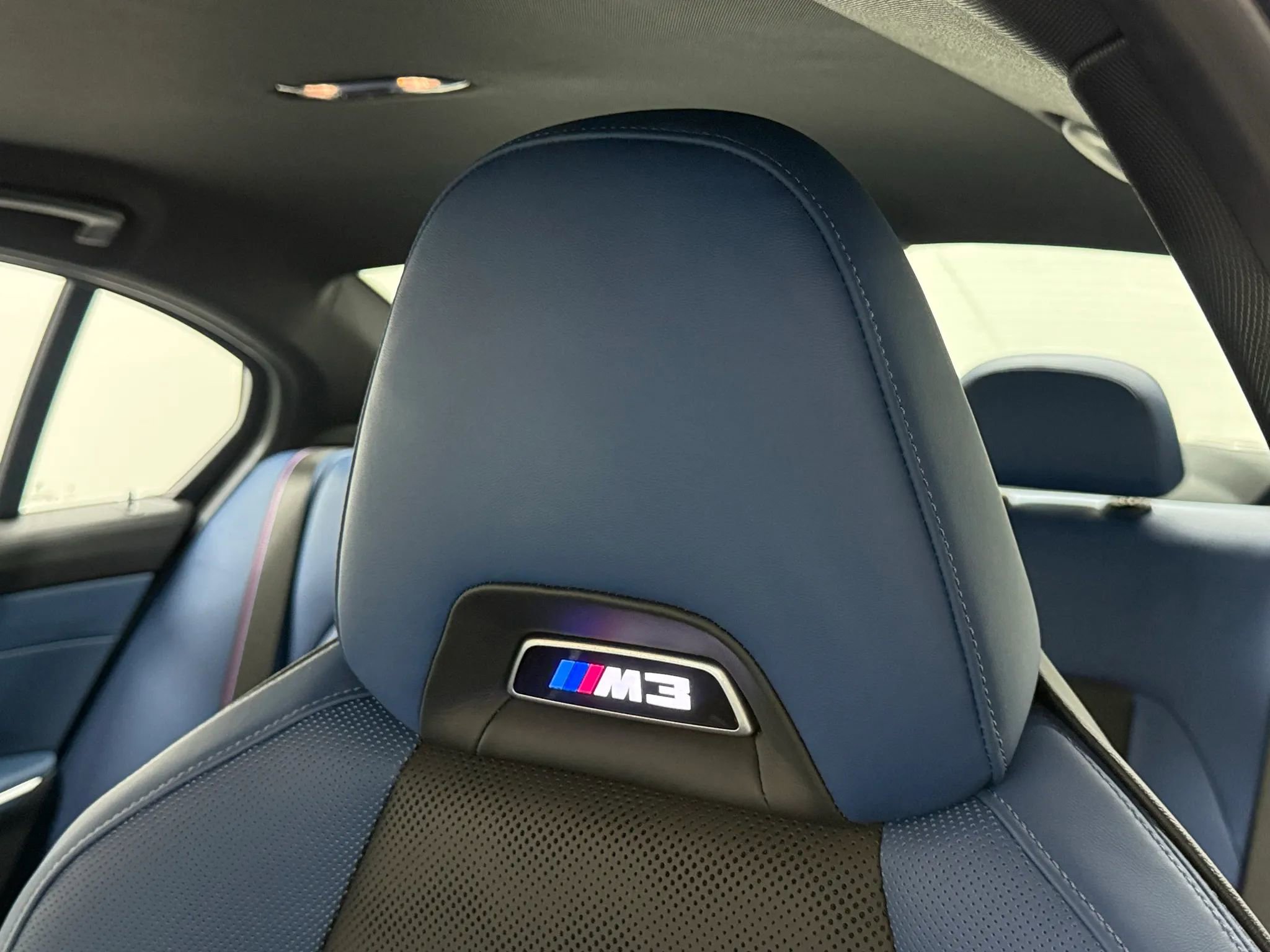 Used 2025 BMW M3 Sedan w/ Executive Package image 32