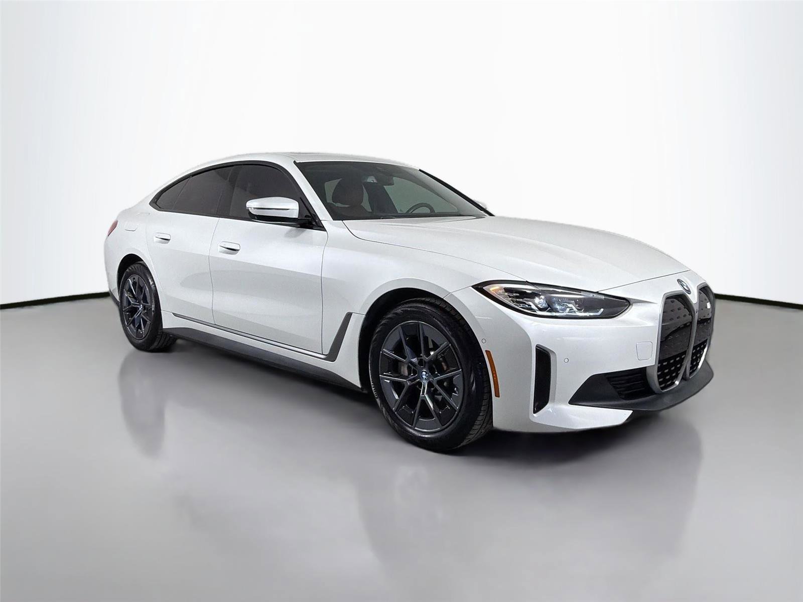 Certified 2023 BMW i4 eDrive35 w/ Premium Package RWD image 4