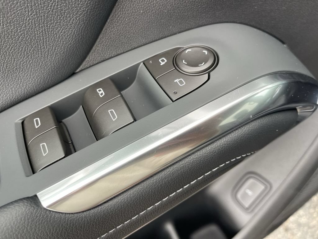 New 2026 Chevrolet Traverse LT w/ Driver Confidence Package FWD image 13