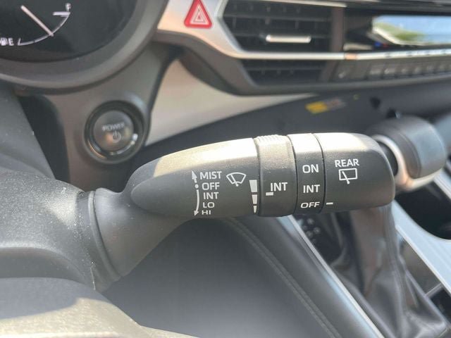 Certified 2025 Toyota Sienna XLE FWD image 27