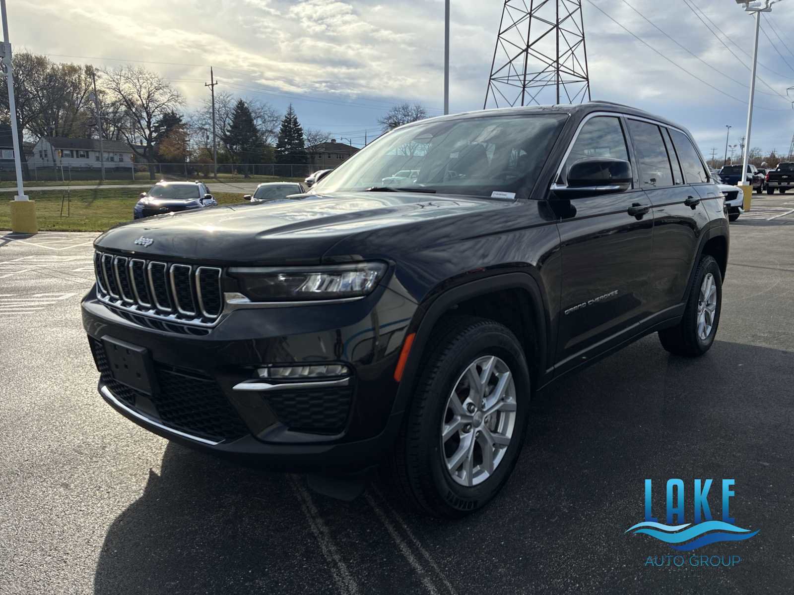 Used 2023 Jeep Grand Cherokee Limited image 1