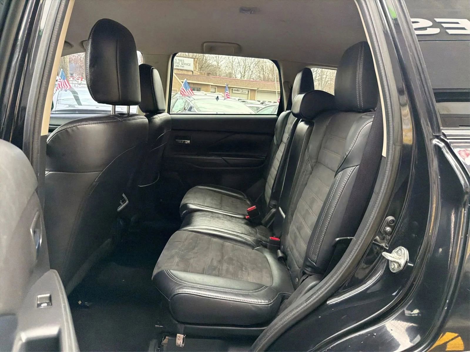 Used 2020 Mitsubishi Outlander SE image 10