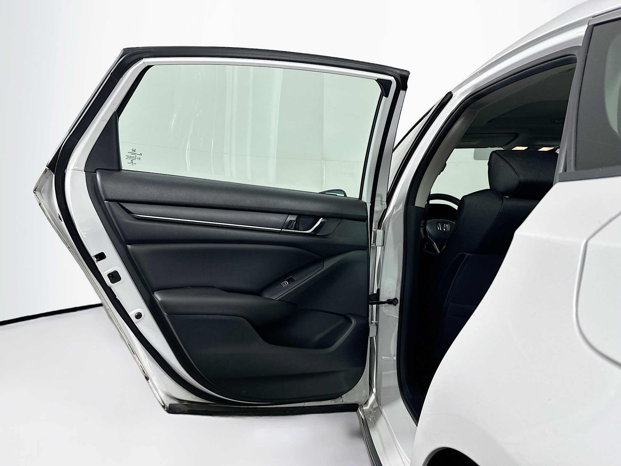 Used 2019 Honda Accord EX image 26