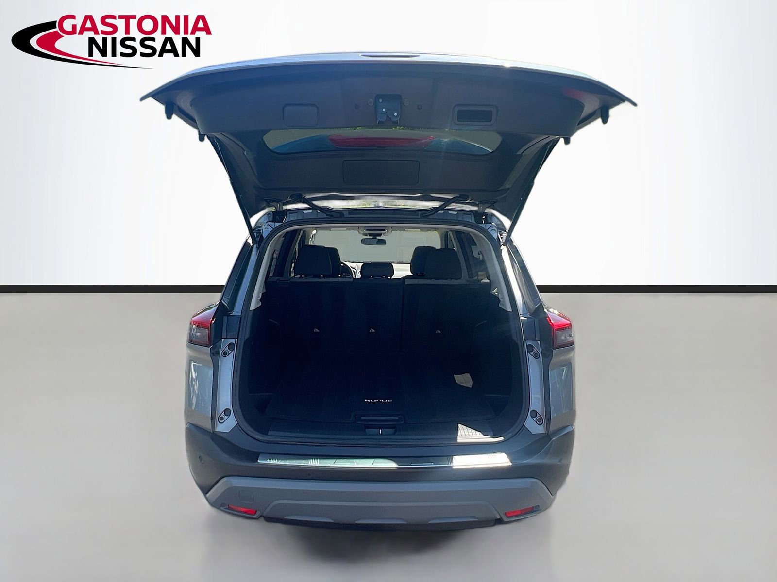 Used 2023 Nissan Rogue SV AWD/4WD image 34
