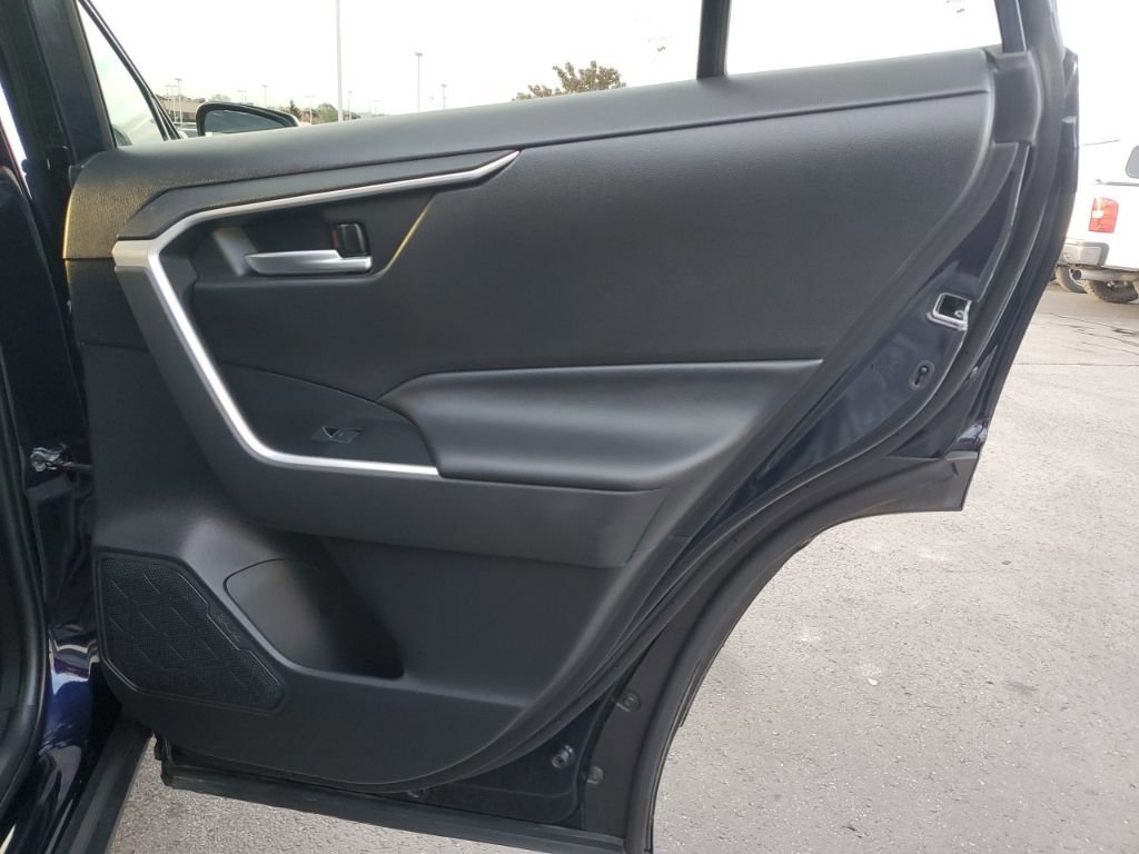 Used 2023 Toyota RAV4 XLE Premium image 38
