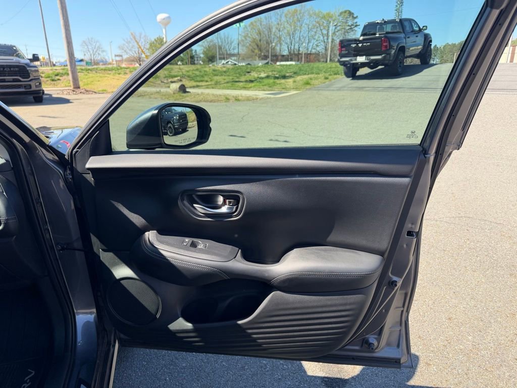 Used 2025 Honda HR-V EX-L image 29