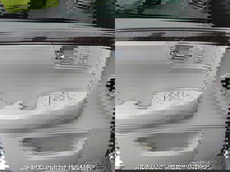 Used 2010 Cadillac DTS Luxury FWD image 11