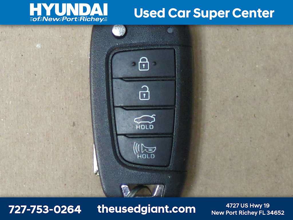 Certified 2025 Hyundai Elantra SE FWD image 28