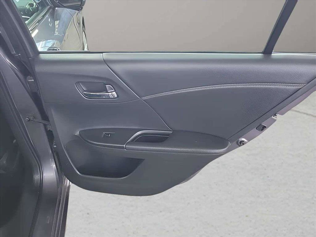 Used 2015 Honda Accord EX-L image 26
