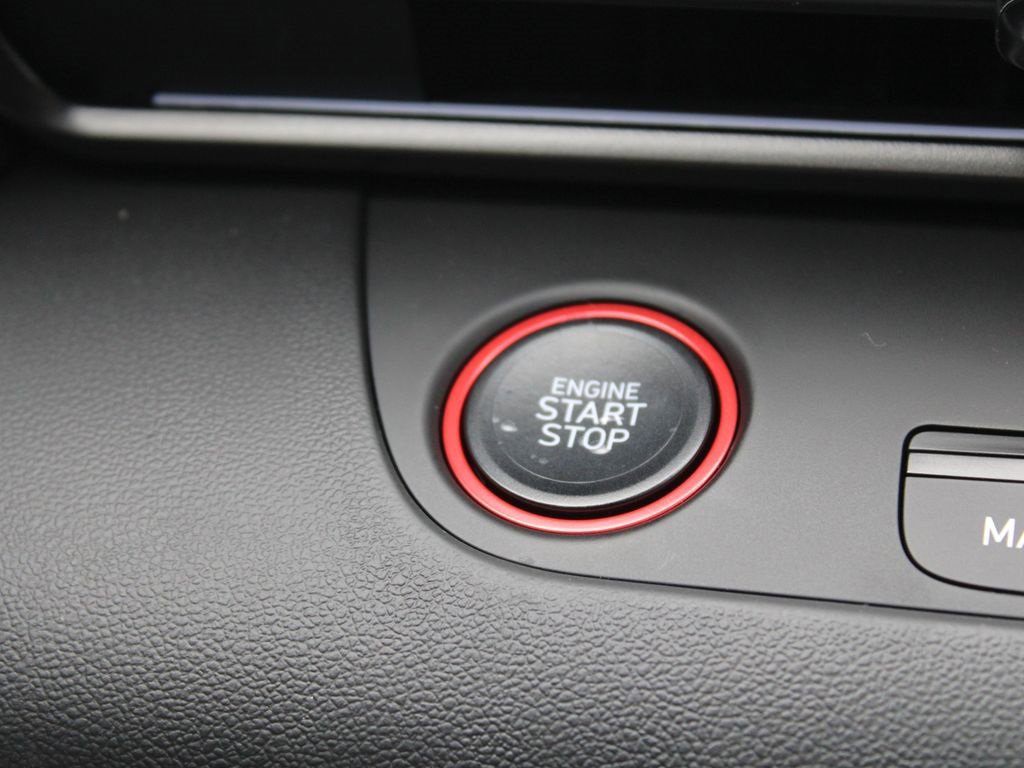 Certified 2025 Hyundai Elantra N Line image 22