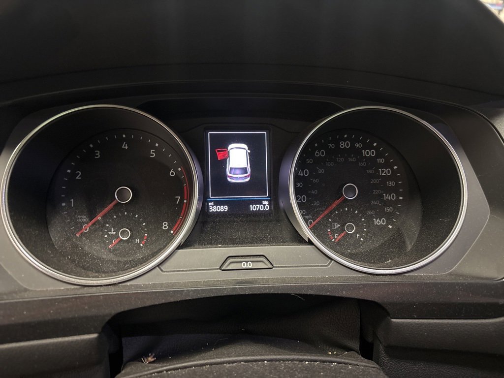 Used 2018 Volkswagen Tiguan SEL image 5