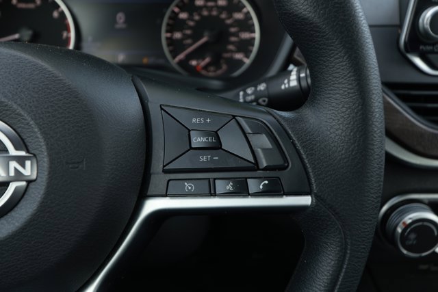 Used 2023 Nissan Altima 2.5 SV FWD image 14