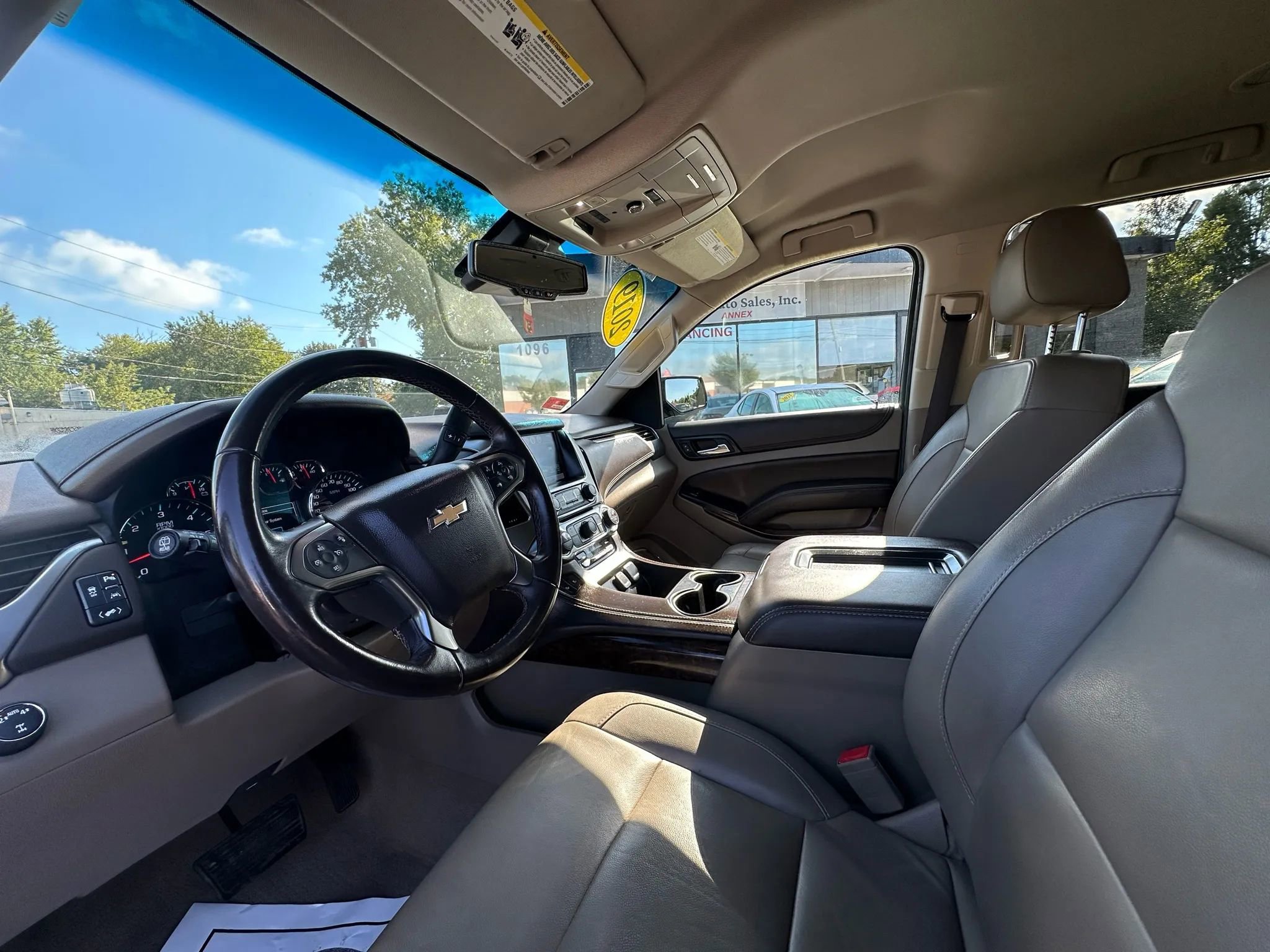 Used 2019 Chevrolet Suburban LT image 17