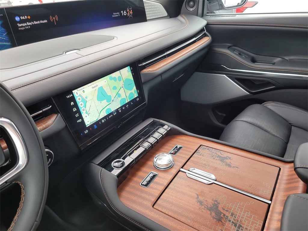 New 2025 Lincoln Navigator L Black Label image 23