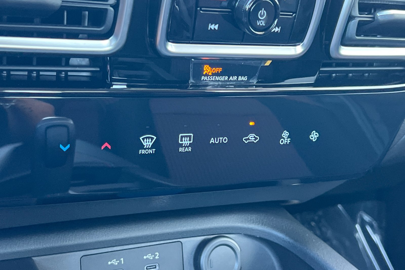 New 2027 Nissan Sentra SR w/ Floor Mat Package FWD image 16