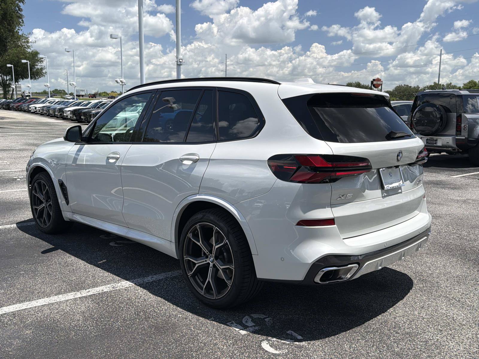 Certified 2026 BMW X5 xDrive40i w/ M Sport Package AWD/4WD image 6