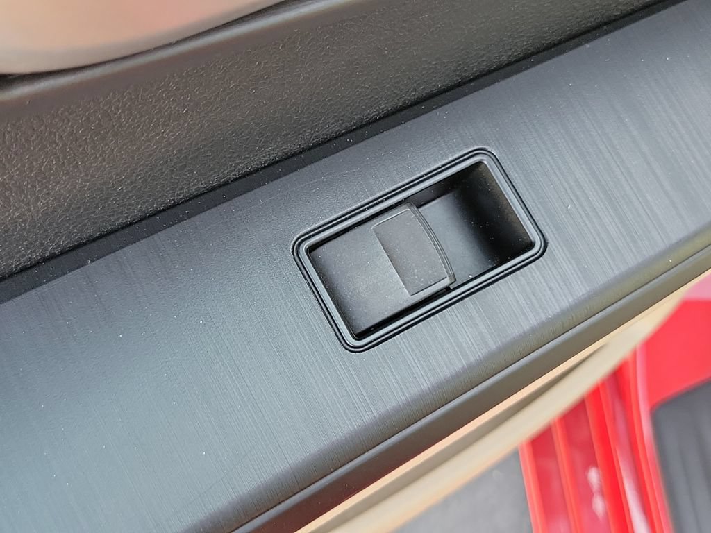 Used 2014 Toyota Camry LE FWD image 17