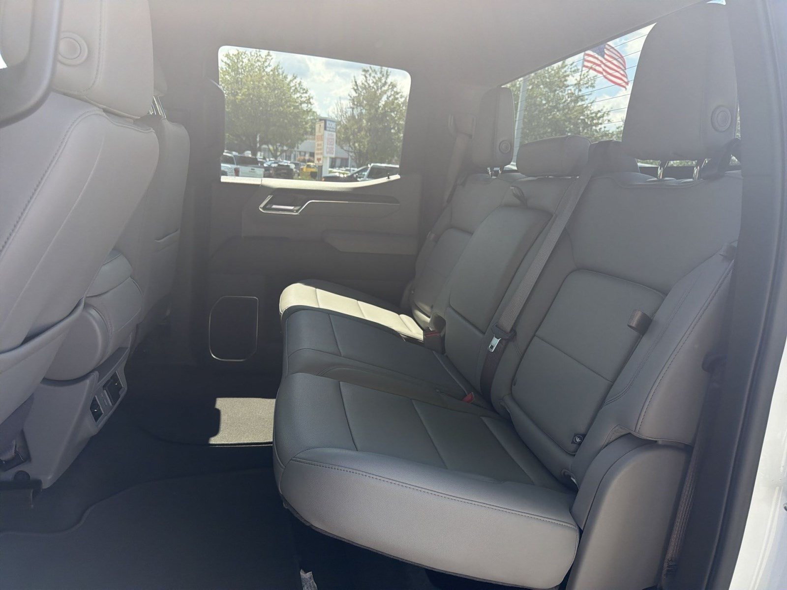 Used 2025 GMC Sierra 1500 SLT AWD/4WD image 23