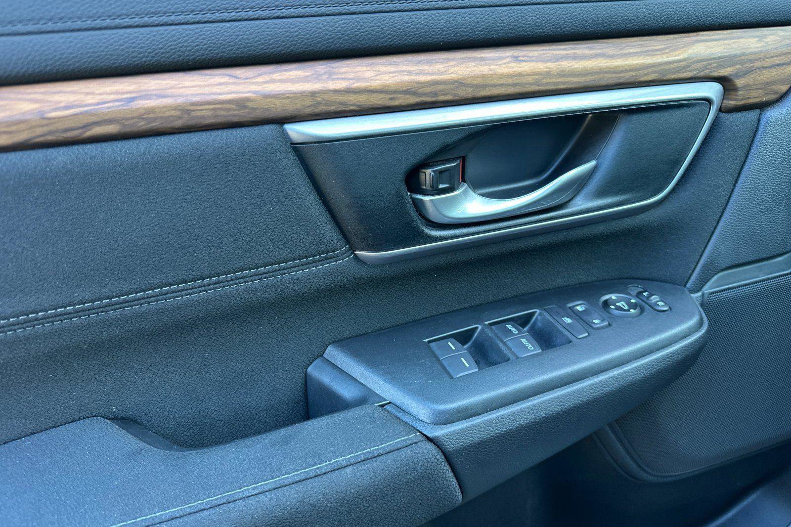 Used 2017 Honda CR-V EX image 11