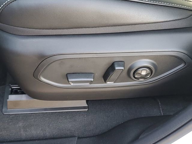 New 2025 Jeep Grand Cherokee Altitude image 13