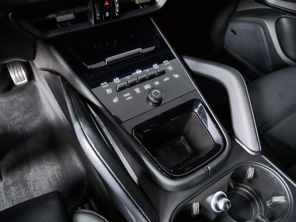 Certified 2025 Porsche Cayenne GTS AWD/4WD image 23