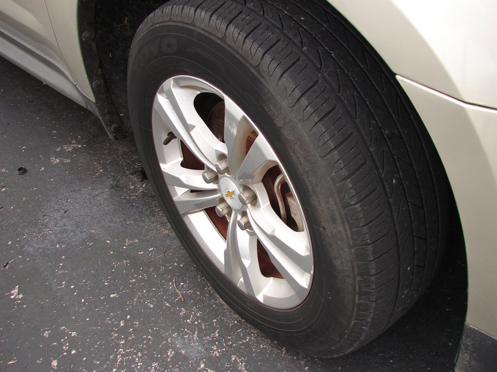 Used 2013 Chevrolet Equinox LS image 3