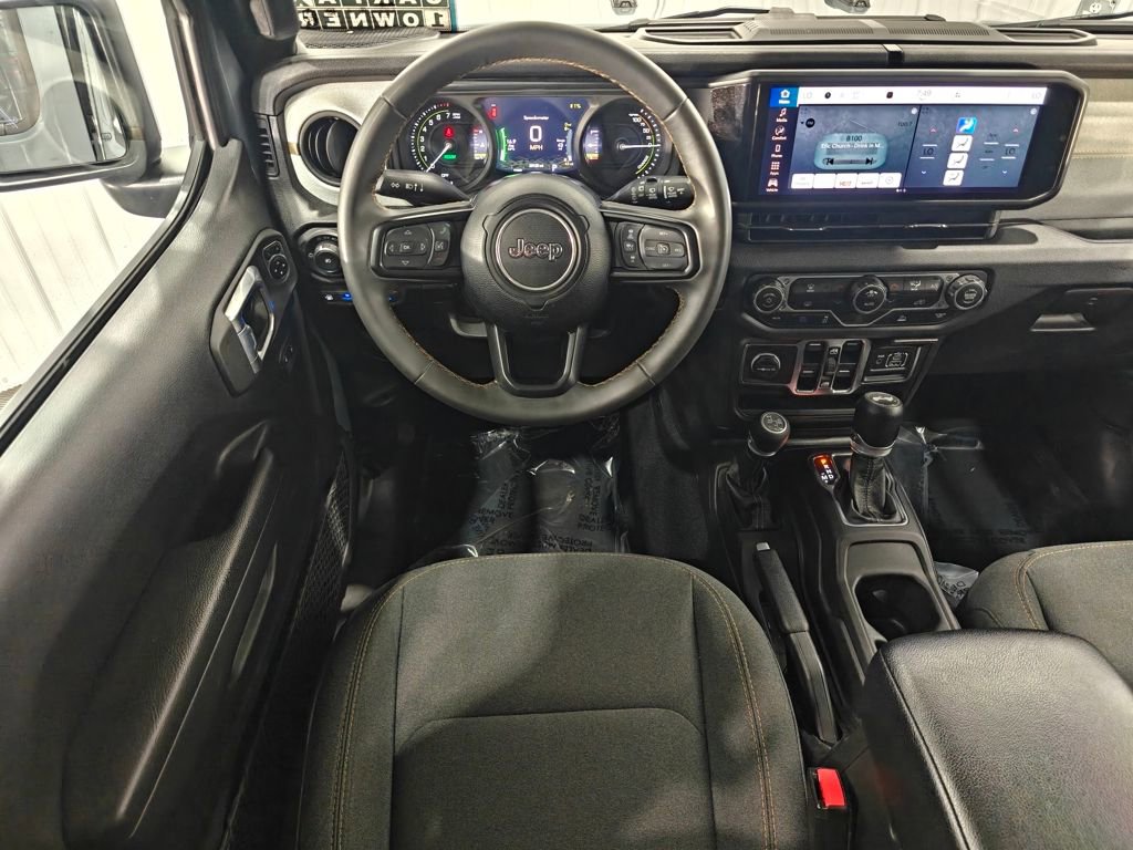 Used 2024 Jeep Wrangler Unlimited image 4
