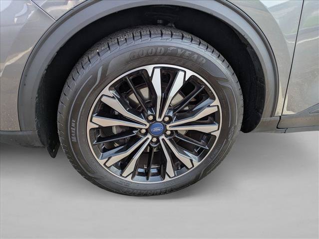 Used 2021 Ford Escape SE w/ SE Sport Appearance Package AWD/4WD image 22