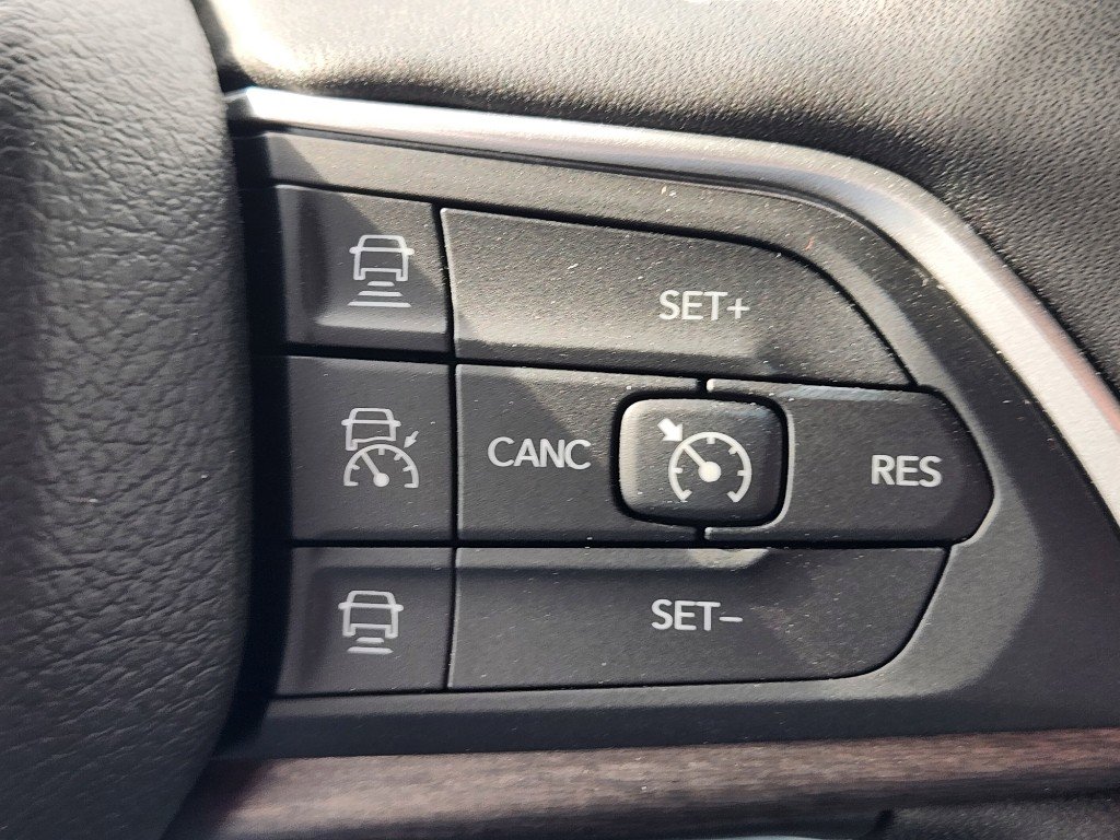 Used 2025 Jeep Grand Cherokee Limited w/ Trailer Tow Package image 26