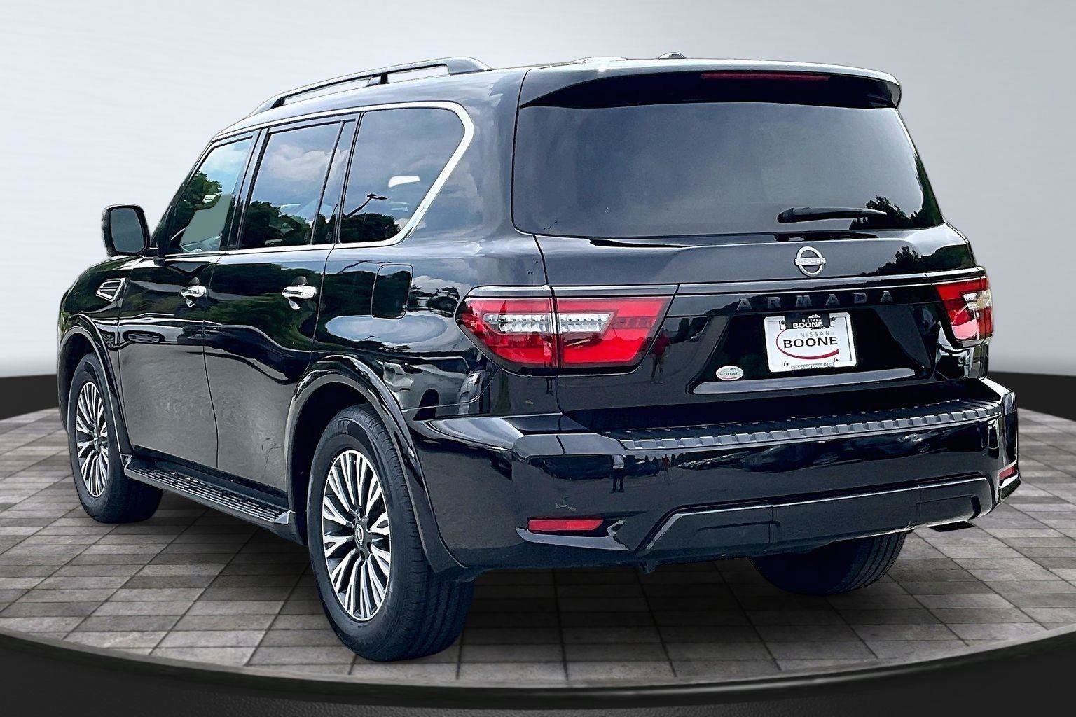 Certified 2023 Nissan Armada SL w/ Midnight Edition Package AWD/4WD image 3
