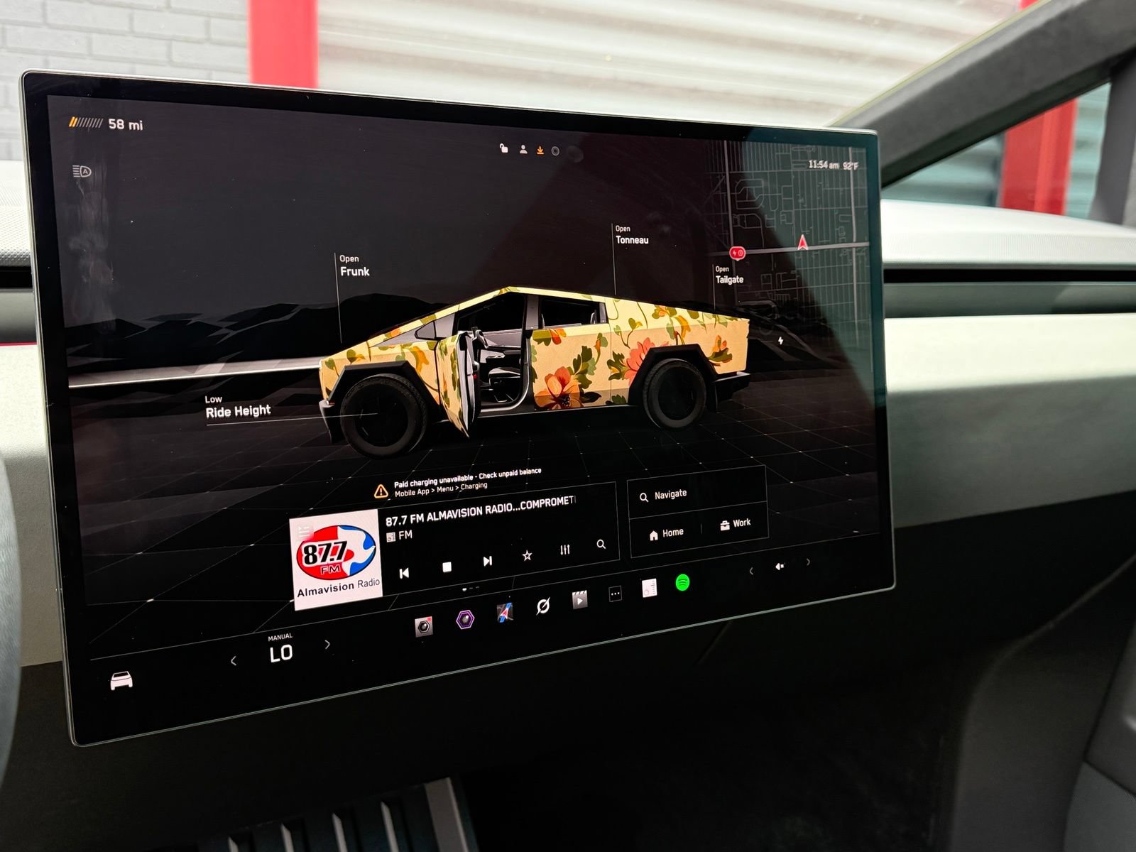 Used 2025 Tesla Cybertruck AWD Crew Cab image 31