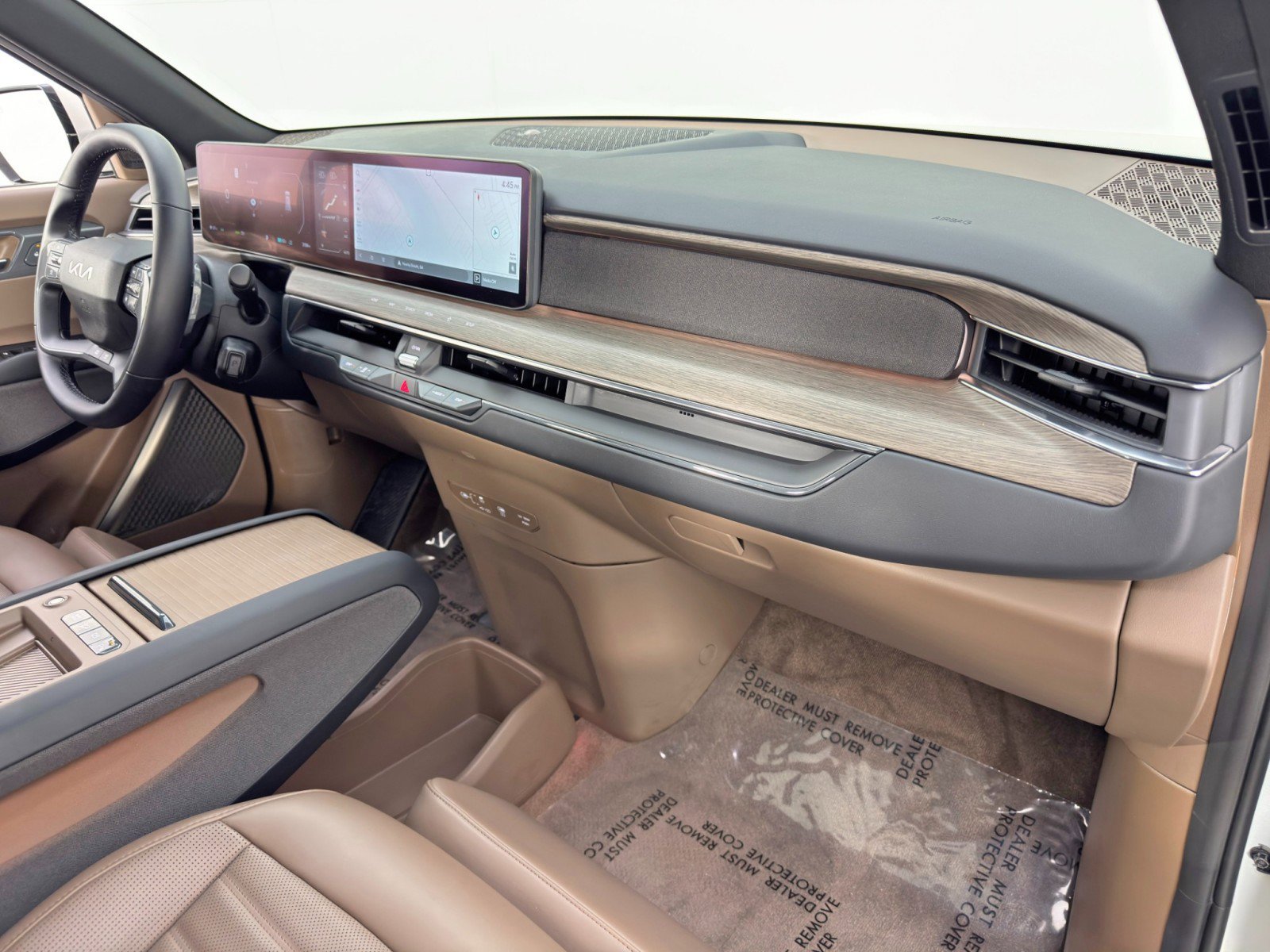 Used 2024 Kia EV9 Land image 15
