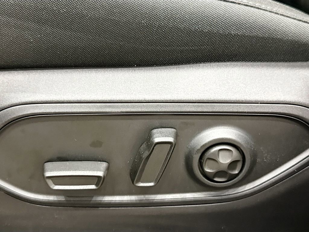 New 2025 Jeep Grand Cherokee L Laredo w/ Luxury Tech Group I image 20