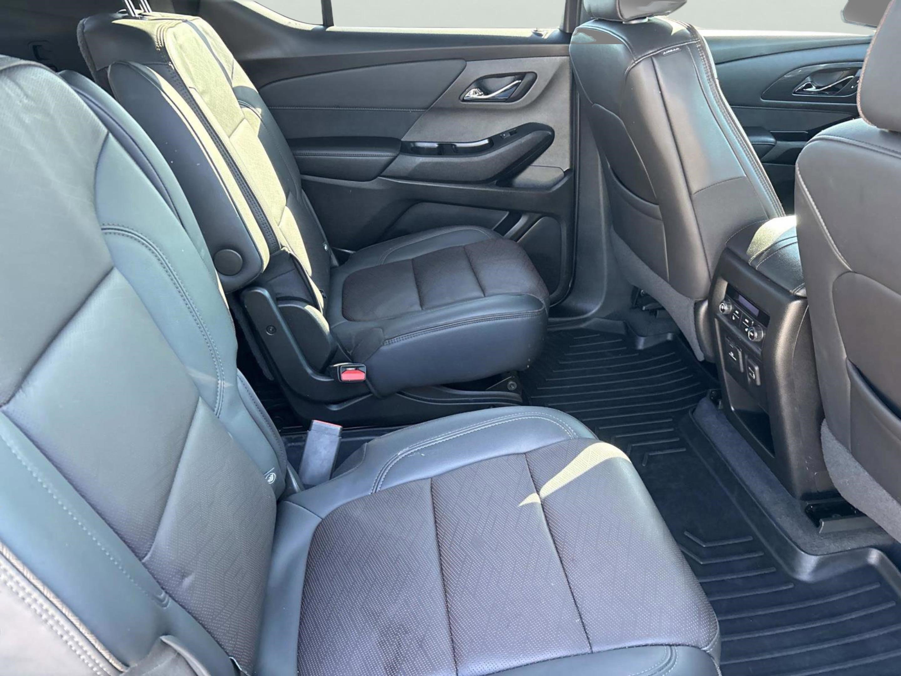 Used 2023 Chevrolet Traverse High Country w/ LPO, Cargo Package image 23